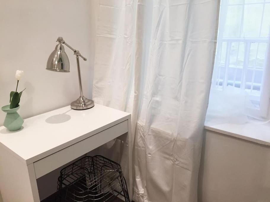 Cityscape Budget Breadfield Apartment